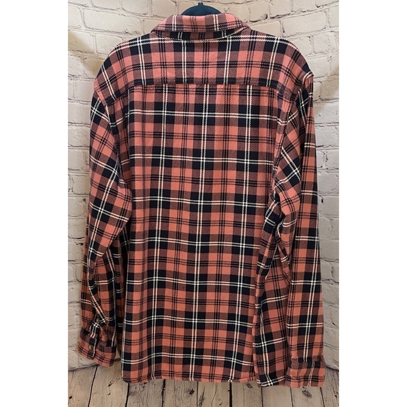 Old Navy Men’s Heavy Pink Plaid Pocket Over Shirt (Size XXL) - Picture 2 of 8